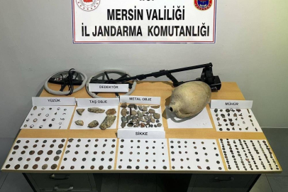 Mersin’de tarihi eser operasyonu: 653 parça obje ele geçirildi