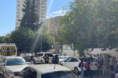 Adana’da kaldırım işgalleri yayaların can güvenliğini tehdit ediyor