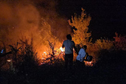 Orman yangınına gençlerden kahramanca müdahale