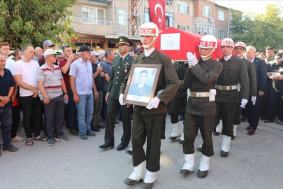 Şehit Üsteğmen Özsu memleketi Edirne'de son yolculuğuna uğurlandı