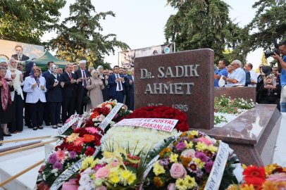 Bakan Göktaş, Dr. Sadık Ahmet’i 30. yılında andı