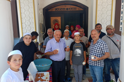 Çakmak Köyü’nde cuma ikramı geleneği sürüyor