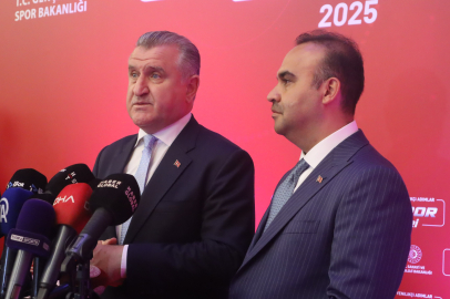 Gençlik ve Spor Bakanı Osman Aşkın Bak ile Sanayi ve Teknoloji Bakanı Mehmet Fatih Kacır Bigg Spor Ödülleri’ni katıldı