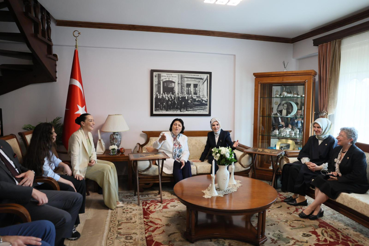 Bakan Göktaş, Dr. Sadık Ahmet’i 30. yılında andı