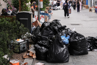 İzmir Konak’ta çöp krizi: Mahalle sakinleri isyan etti