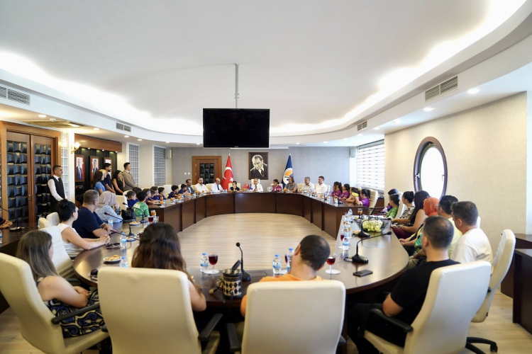 Mersin Üniversitesi Spor Kulübü’nden Rektör Yaşar’a kupa ziyareti 6