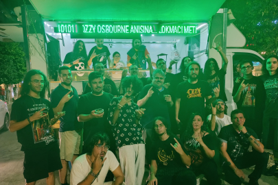 ADANA'DA OZZY OSBOURNE ANISINA LOKMA DAĞITILDI