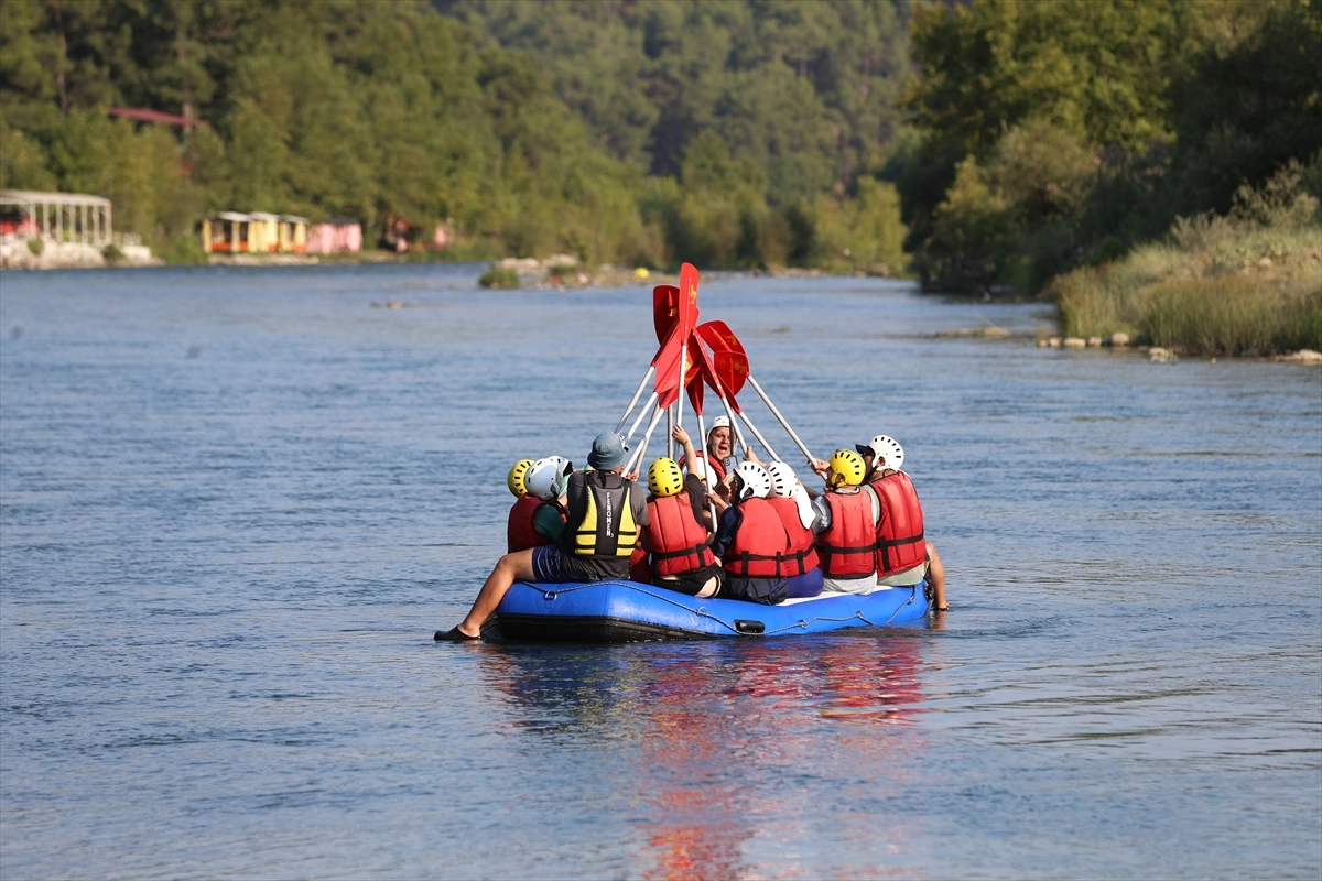 Antalya Köprüçay'da rafting keyfi