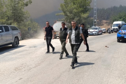 Mersin Silifke’de orman yangını sürüyor: Vali Atilla Toros bölgedeki çalışmaları koordine ediyor