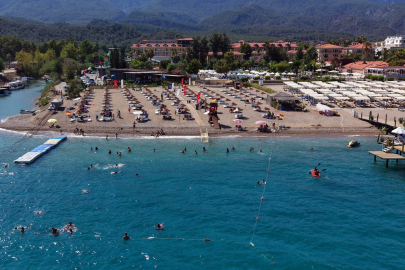 Antalya tüm zamanların günlük turist rekorunu kırdı: 1 günde 104 bin 359 ziyaretçi