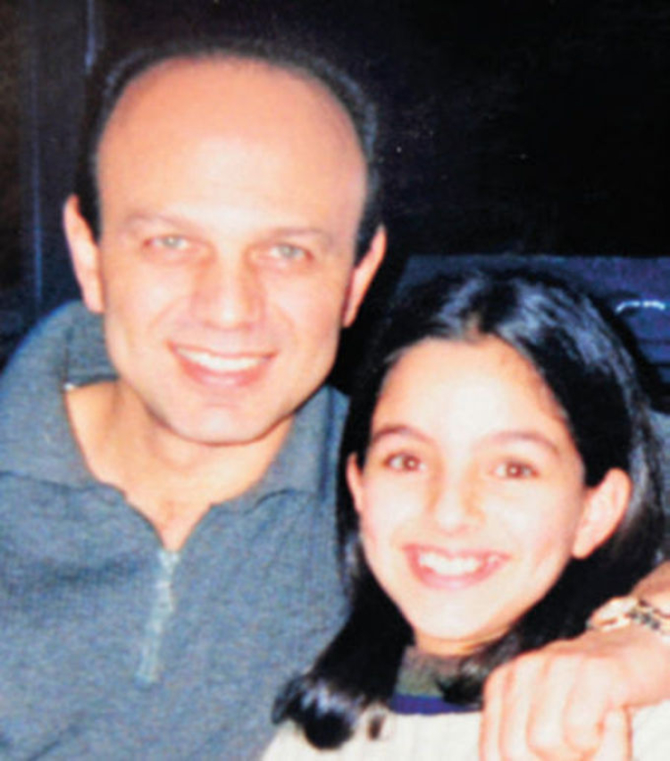 Begüm Akkaya, 11 yıldır kayıp babasını anlattı “Her denize girdiğimde ona sarılıyorum” 2