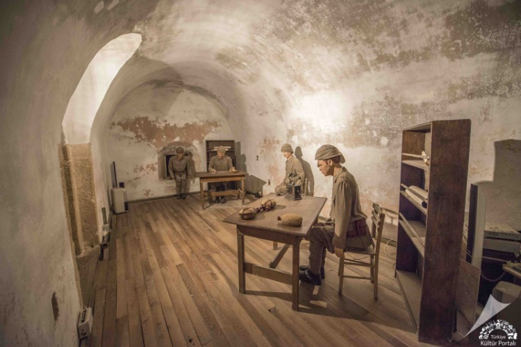 SAVAŞIN YIKICI ETKİSİ: YÜZLERCE KİLOLUK MERMİNİN İZİ