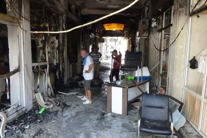 Adana’da pasaj yangını korkuttu: 5 iş yeri zarar gördü