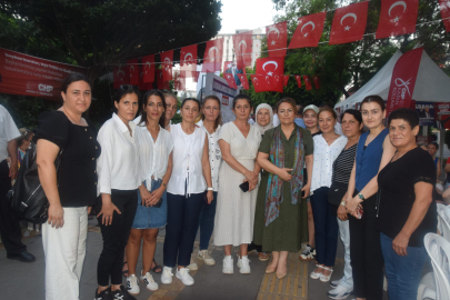 CHP Adana Kadın Kolları, demokrasi ve adalet için sokakta