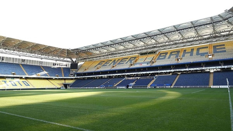Fenerbahçe’de yeni dönem Ülker tabelaları sökülüyor, Chobani tabelaları geliyor 2