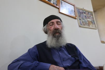 Elazığ’da ‘uyutan kahvehane’ görenleri hem güldürüyor hem şaşırtıyor