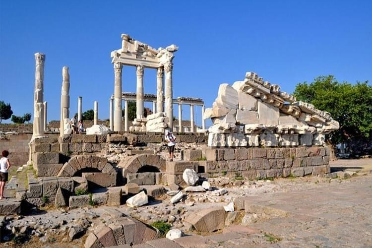 Teos Antik Kenti, Seferihisar