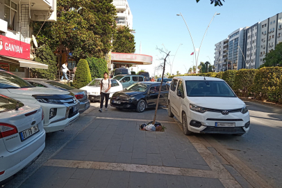 Adana'da kaldırım işgaline geçit yok: 15 araç sürücüsüne ceza uygulandı