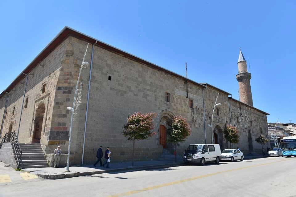 Erzurum'un kalbindeki 846 yıllık abide: Ulu Cami