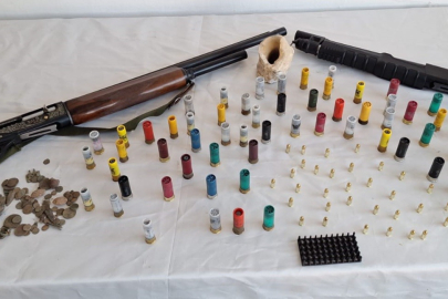 Anamur'da tarihi eser ve silah operasyonu: 84 parça tarihi eser ele geçirildi