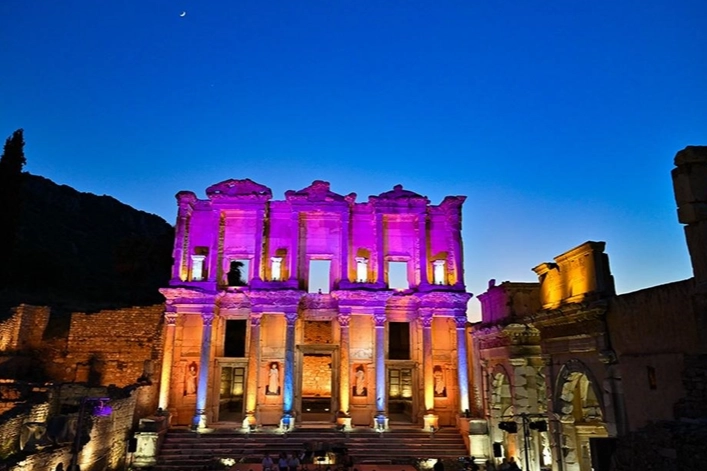 Efes Antik Kenti: Zamanın Ötesine Yolculuk