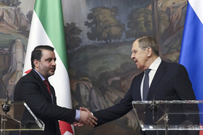 Rusya'dan yeni Suriye yönetimine destek mesajı: Lavrov ve Şeybani Moskova'da görüştü