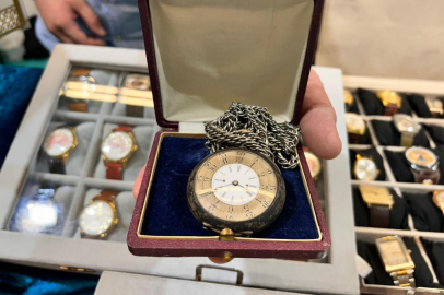 Sultan 2. Abdülhamid Han'ın namaz vakitlerini gösteren saati 4 bin dolara satışta   