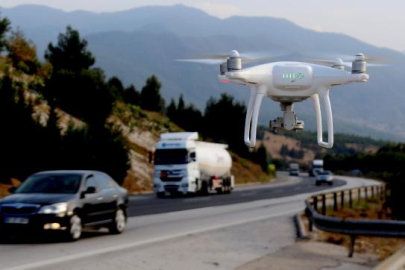 Adana-Pozantı Otoyolu’nda şerit ihlali yapan sürücüler dronla tespit edildi