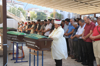 Polis eşi tarafından uykuda öldürülen anne ve 2 çocuğu son yolculuğuna uğurlandı