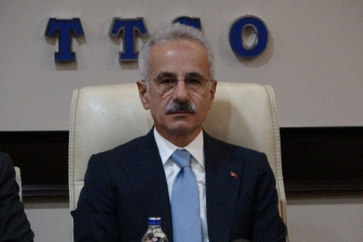 Bakan Uraloğlu'ndan Trabzon'a 3 dev müjde: Yeni havalimanı, demiryolu ve raylı sistem geliyor!