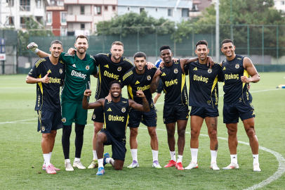 Fenerbahçe, Feyenoord maçı hazırlıklarını sürdürüyor