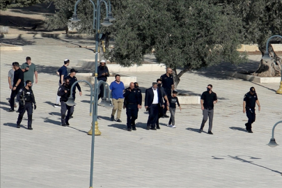 İsrail'in aşırı sağcı Ulusal Güvenlik Bakanı Ben-Gvir Mescid-i Aksa'ya baskın düzenledi