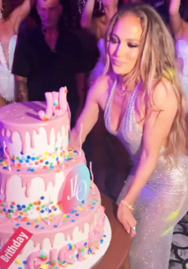 Jennifer Lopez, İstanbul konseri öncesi alışveriş turunda görüntülendi 3