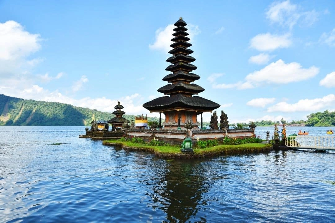 Dünyanın Dört Bir Yanından Fazla Bilinmeyen Muhteşem Yer