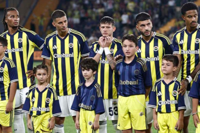 Fenerbahçe – Feyenoord maçında minik taraftarlara seremoni fırsatı
