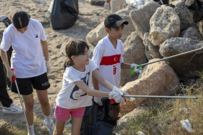 Aras Kayretli’den çevreye örnek kampanya: ‘Takipçi sayım kadar çöp topluyorum’ hareketi