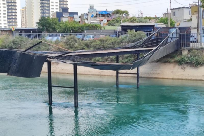 Onarılmayan köprü kapatıldı, vatandaşlar mağdur oldu