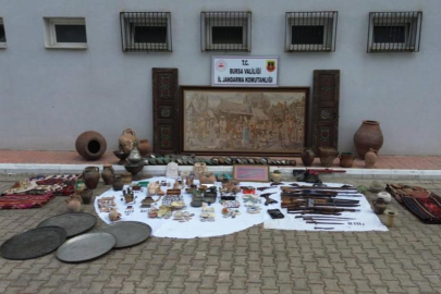 Bursa'da tarihi eser operasyonu: İznik'teki antikacıda 1500 yıllık tablo ele geçirildi