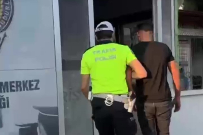 Düğün konvoyunda lastik yakma şovu pahalıya patladı: Lastik yakan sürücüye ceza yağdı