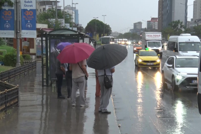 İstanbul’da gece başlayan sağanak yağış sabah da etkisini sürdürdü
