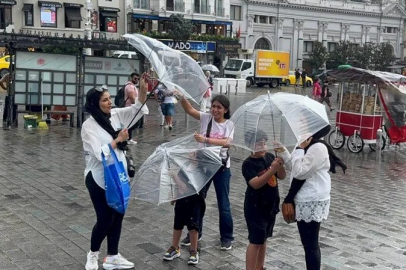 İstanbul dahil 17 ilde gök gürültülü sağanak yağış! Hangi illerde yağmur bekleniyor, bugün hava nasıl olacak?