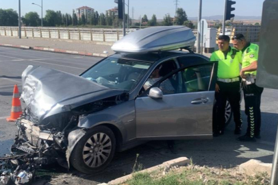 Karaman’da VIP minibüs ile otomobil çarpıştı: 6’sı Rus 8 yaralı