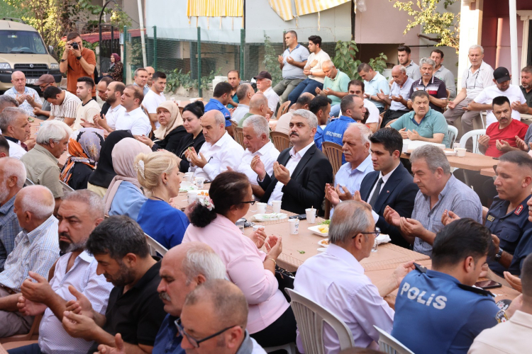 Şehit Özel Harekat Polisi Erhan Konuk, şehadetinin 8. yılında dualarla anıldı 3