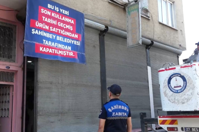 Zabıtaya saldırıp "seni vururum" diye tehdit eden esnaf tutuklandı: Dükkanından 418 kg bozuk ürün çıktı