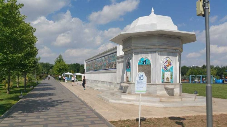 ÇİNİ SANATI VE DESTANLARIN GÖRKEMLİ UYUMU