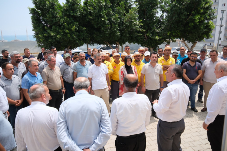 Yumurtalık-Büyükşehir ekipleri temizlik, asfalt ve hijyen çalışmaları hız kesmiyor 2