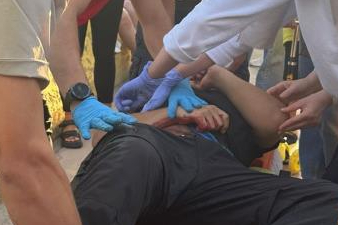 Darıca'da 4 kişinin saldırısına uğrayan genç bıçaklandı