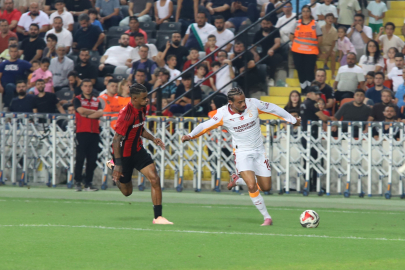 Galatasaray, Süper Lig'e 3 golle başladı: Gaziantep'i deplasmanda mağlup etti