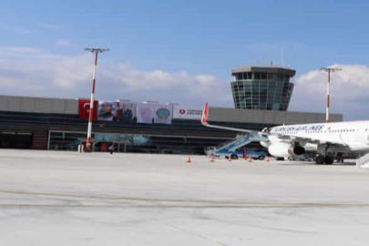 Çanakkale havalimanı yangın nedeniyle geçici süreyle uçuşlara kapatıldı