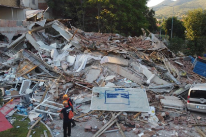 Depremde 1 kişi öldü, 29 kişi yaralandı